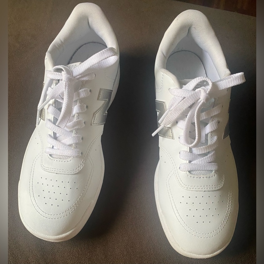 New Balance Shoes - Picture 2 of 9